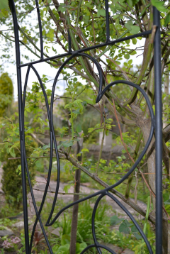 gallery/rose arch open side