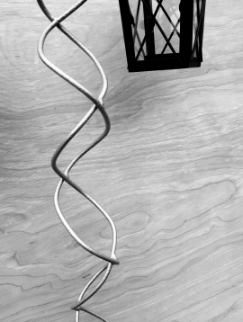 gallery/lantern hook detail twist